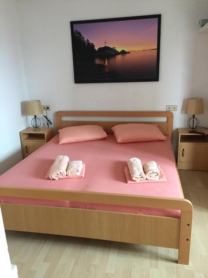 Villa Berlin Bol Exteriör bild