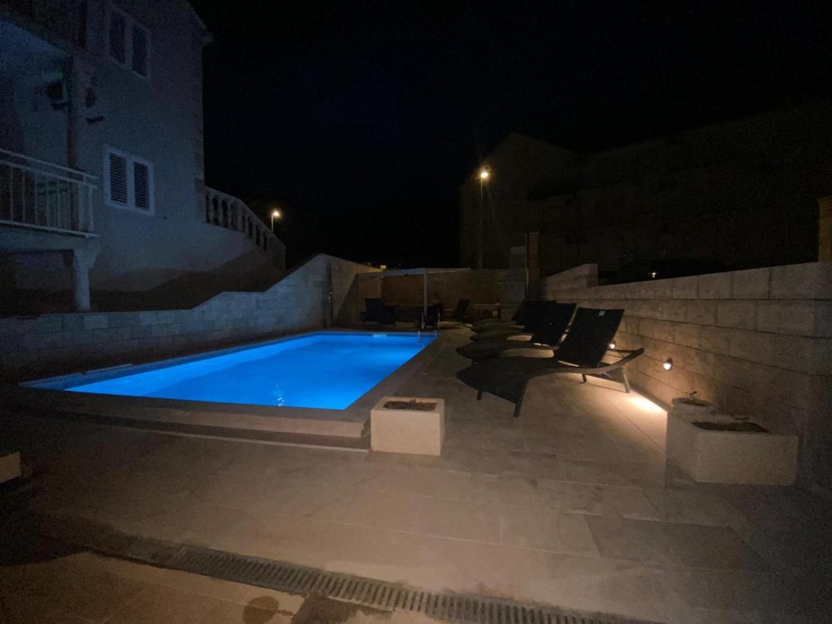 Villa Berlin Bol Exteriör bild